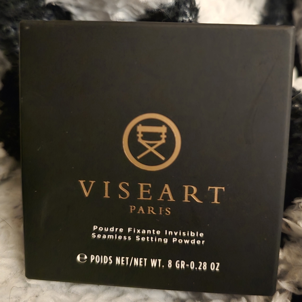 Viseart Translucent Setting Powder in Black Jar